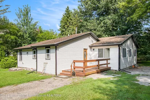 6611 Sunset Ln, East Lansing, MI 48823