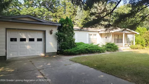 319 N Knowlton St, Elsie, MI 48831