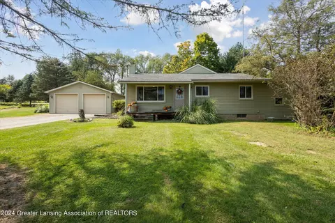 774 S Gale Rd, Eaton Rapids, MI 48827