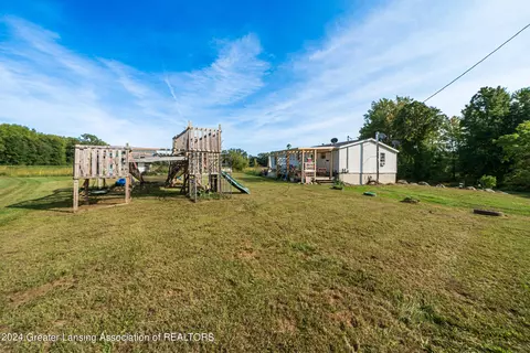 14337 Fowlerville Rd, Byron, MI 48418