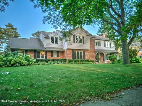 1084 Applegate Ln, East Lansing, MI 48823