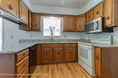 1975 W Clark Rd, Dewitt, MI 48820 photo 13