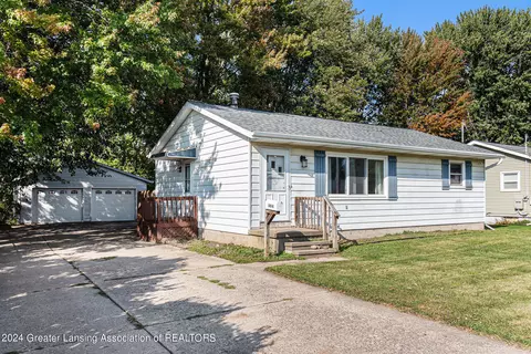 604 Giles St, Saint Johns, MI 48879
