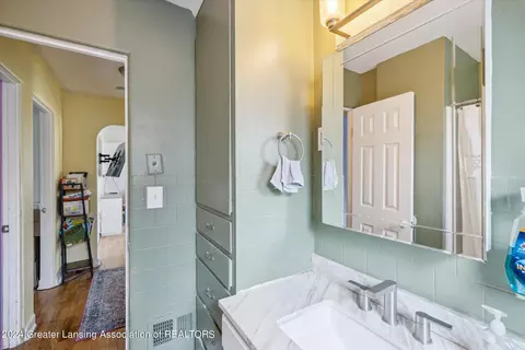 Bath - Undisclosed, Lansing, MI 48910 photo 2 of 2