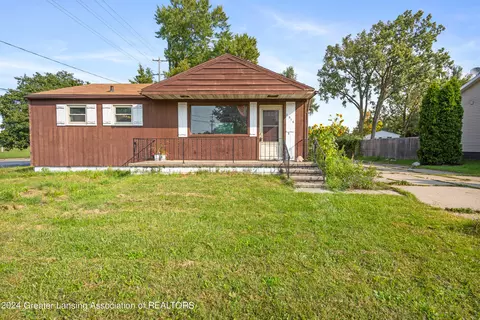2516 Bliesner St, Lansing, MI 48911