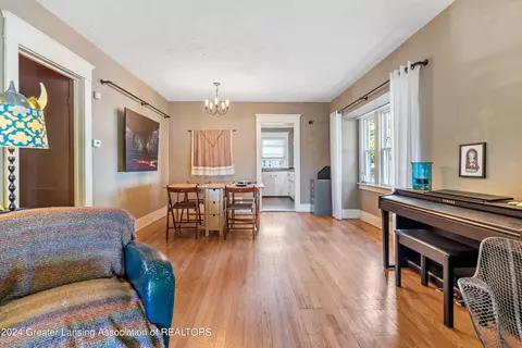 Dining - 1328 Eureka St, Lansing, MI 48912 photo 1 of 6