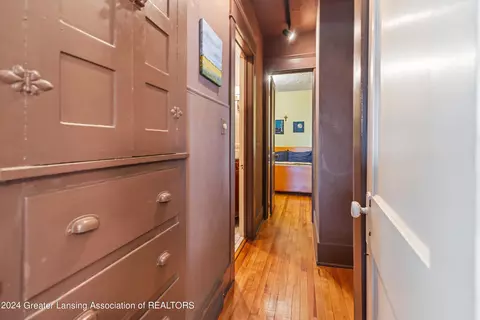 Entry Way - 1328 Eureka St, Lansing, MI 48912 photo 2 of 2