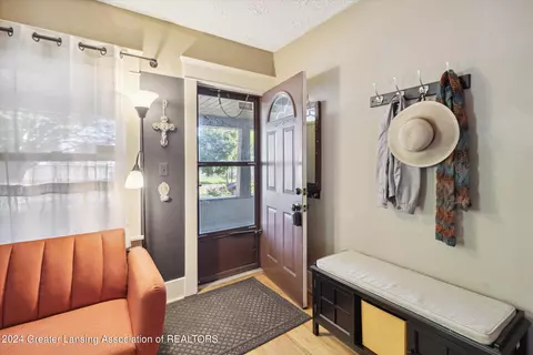 Entry Way - 1328 Eureka St, Lansing, MI 48912 photo 1 of 2