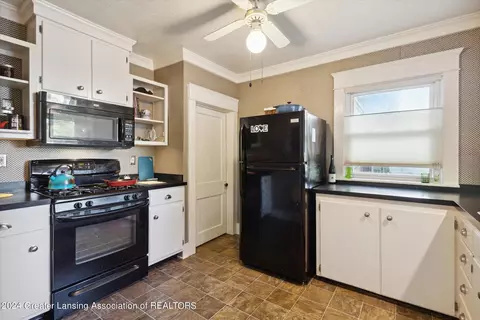 Kitchen - 1328 Eureka St, Lansing, MI 48912 photo 1 of 4