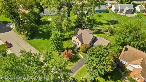 View/Area - 2328 E Libbie Dr, Lansing, MI 48917 photo 5 of 6