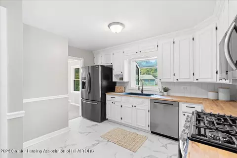 Kitchen - 2328 E Libbie Dr, Lansing, MI 48917 photo 1 of 3