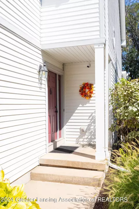 Exterior - 5696 Shaw St #12, Haslett, MI 48840 photo 2 of 5