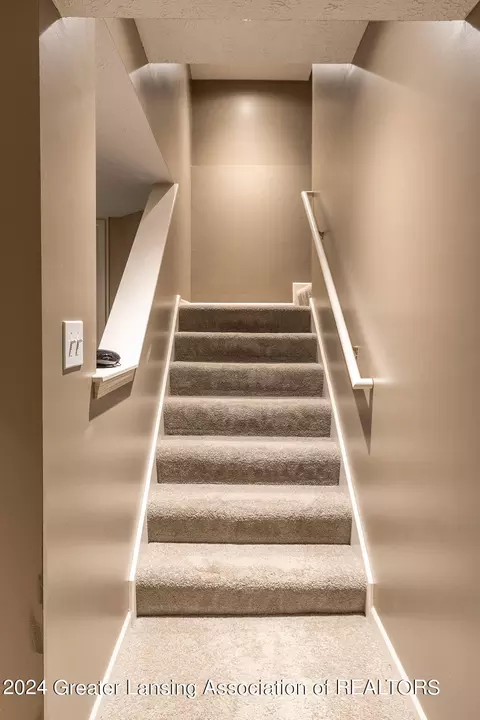 Entry Way - 5696 Shaw St #12, Haslett, MI 48840 photo 4 of 4