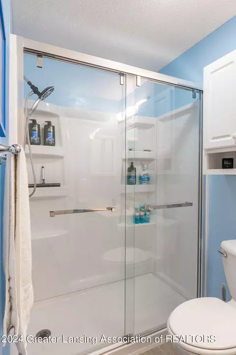 Bath - 5696 Shaw St #12, Haslett, MI 48840 photo 2 of 5