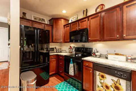 Kitchen - 5696 Shaw St #12, Haslett, MI 48840 photo 3 of 3