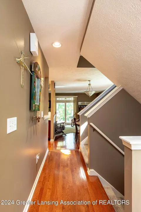 Entry Way - 5696 Shaw St #12, Haslett, MI 48840 photo 2 of 4