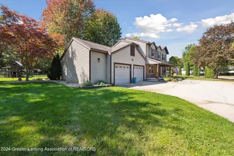 1325 W Geneva Dr, Dewitt, MI 48820 photo 2