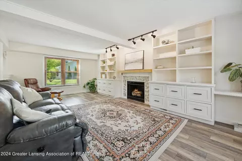 1325 W Geneva Dr, Dewitt, MI 48820 photo 7