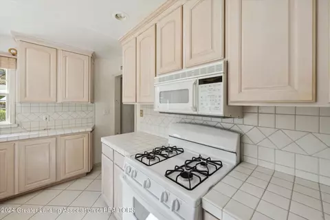 4885 Burt Ave, Grand Ledge, MI 48837 photo 19