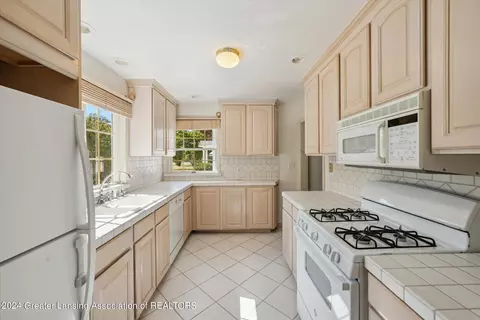 4885 Burt Ave, Grand Ledge, MI 48837 photo 18