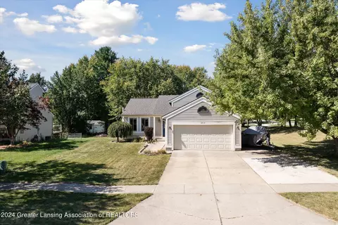 12514 Houghton Dr, Dewitt, MI 48820