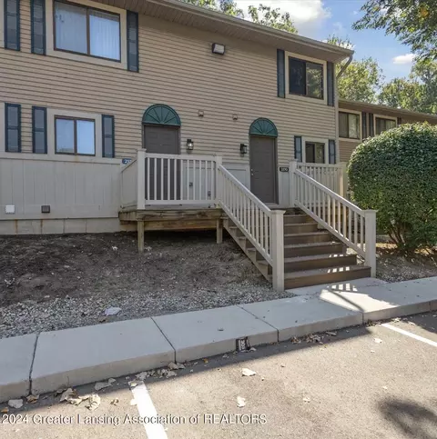 2170 Regency Dr, East Lansing, MI 48823