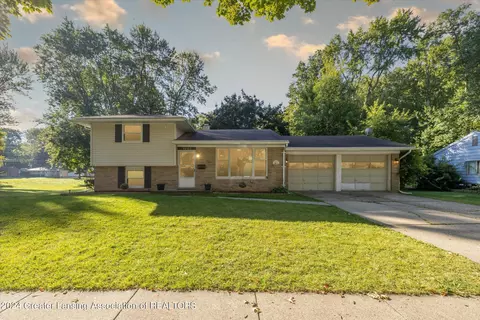 1903 Peggy Pl, Lansing, MI 48910