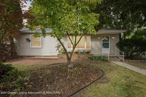 1100 Tulip St, Grand Ledge, MI 48837