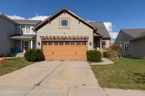 6735 Castleton Dr #115, Grand Ledge, MI 48837