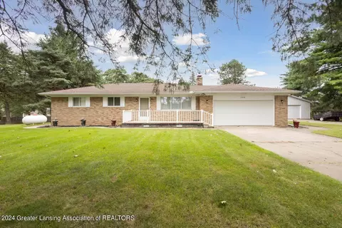 1630 W Price Rd, Saint Johns, MI 48879