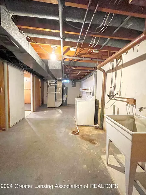 Undisclosed, Lansing, MI 48910 photo 10