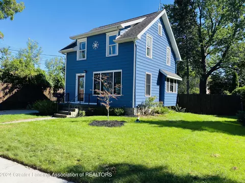 208 Black Ct, Lansing, MI 48906