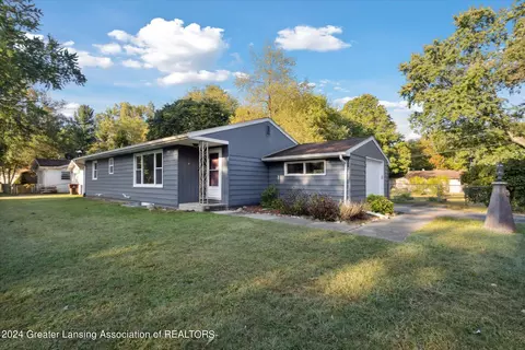 700 Cumberland Dr, Eaton Rapids, MI 48827