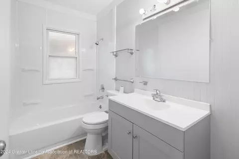 Bath - 905 Smith Ave, Lansing, MI 48910 photo 1 of 1