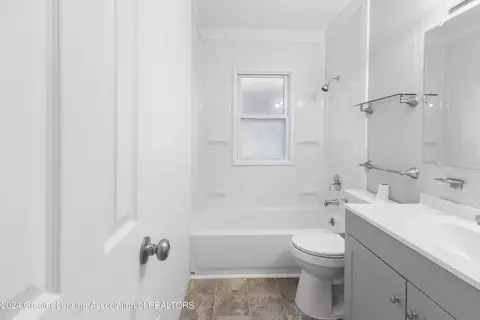 Entry Way - 905 Smith Ave, Lansing, MI 48910 photo 5 of 5