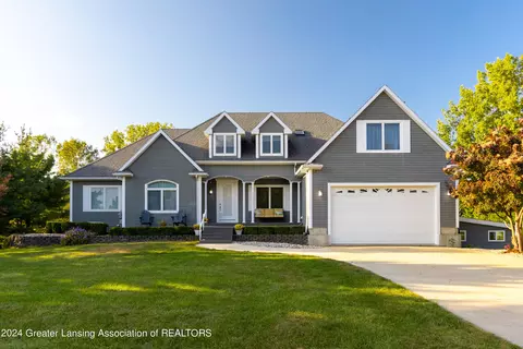 113 Three Oaks Rd, Okemos, MI 48864