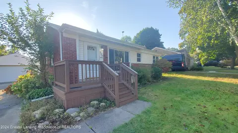 930 Fitting Ave, Lansing, MI 48917 photo 1