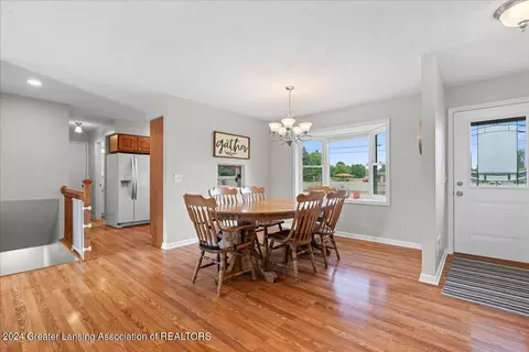 203 W Herbison Rd, Dewitt, MI 48820 photo 7