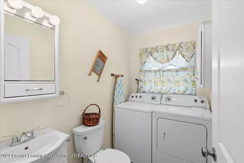 203 W Herbison Rd, Dewitt, MI 48820 photo 16
