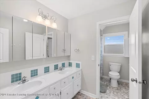 203 W Herbison Rd, Dewitt, MI 48820 photo 14