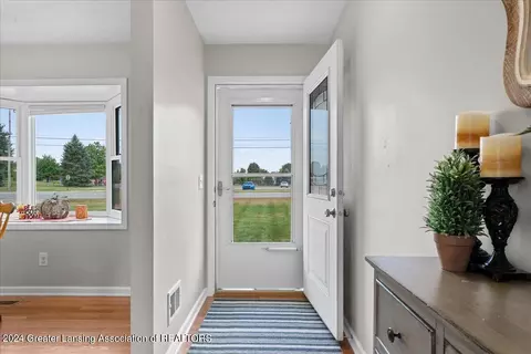 203 W Herbison Rd, Dewitt, MI 48820 photo 3