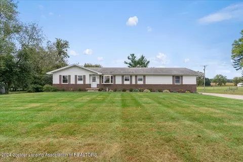 203 W Herbison Rd, Dewitt, MI 48820