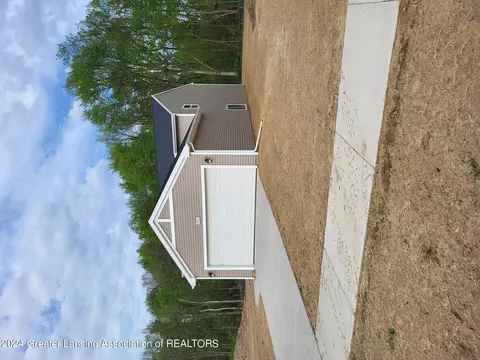 4552 Rose Ct, Potterville, MI 48876