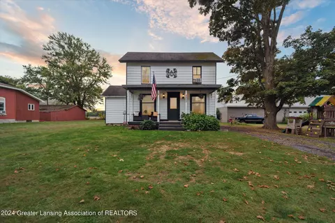 8955 Spore St, Vermontville, MI 49096