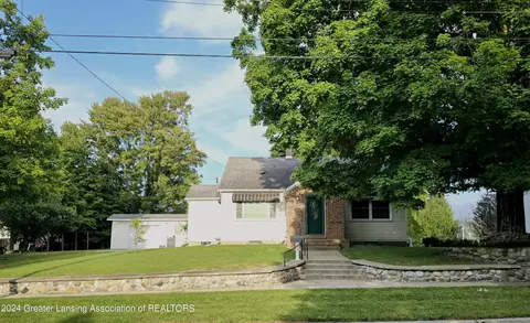 823 S Saginaw St, Owosso, MI 48867