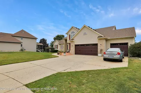 11675 Prestle Ct, Dewitt, MI 48820 photo 2