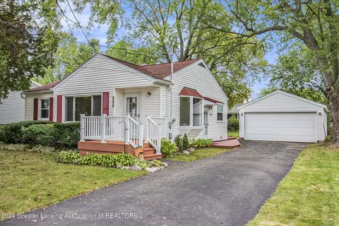 133 S Walnut Ct, Mason, MI 48854