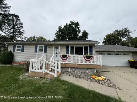 5555 Jimson Dr, Dimondale, MI 48821
