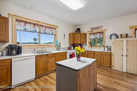 5019 Marshall Rd, Olivet, MI 49076 photo 12