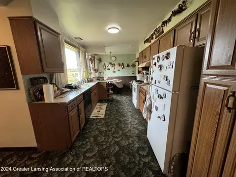 Kitchen - 4608 N Michigan Rd, Dimondale, MI 48821 photo 1 of 1